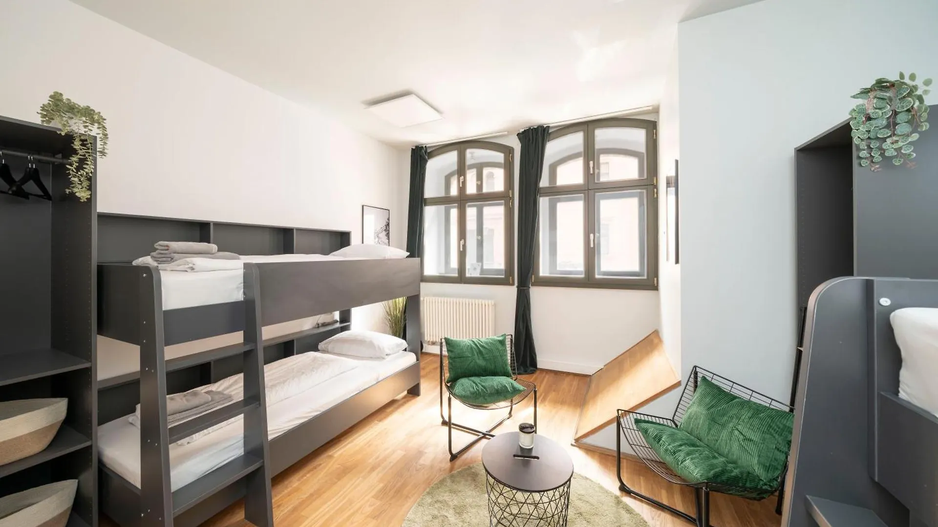 Homely Berlin - Central, Spacious, Rosenthaler Platz I Cafe Apartament