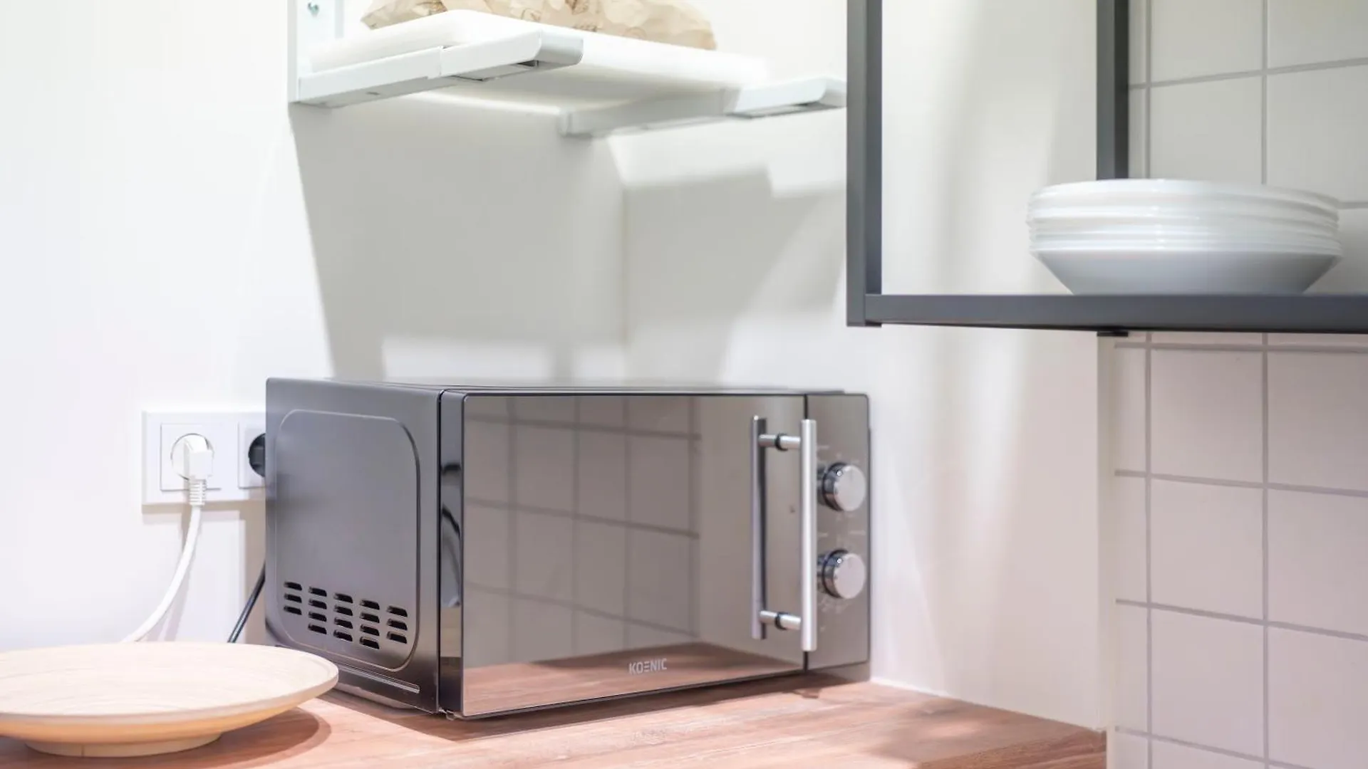 Homely Berlin - Central, Spacious, Rosenthaler Platz I Cafe Apartament