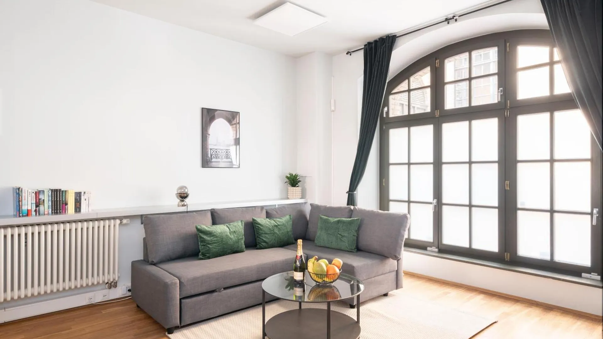 Homely Berlin - Central, Spacious, Rosenthaler Platz I Cafe ألمانيا