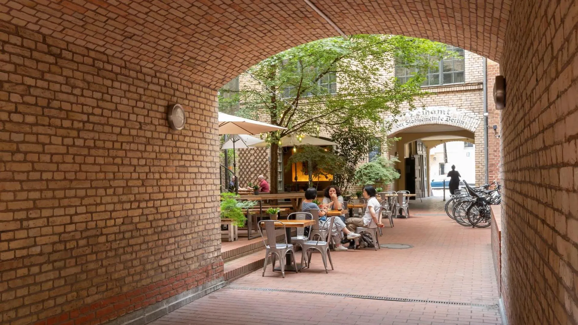 Homely Berlin - Central, Spacious, Rosenthaler Platz I Cafe ألمانيا