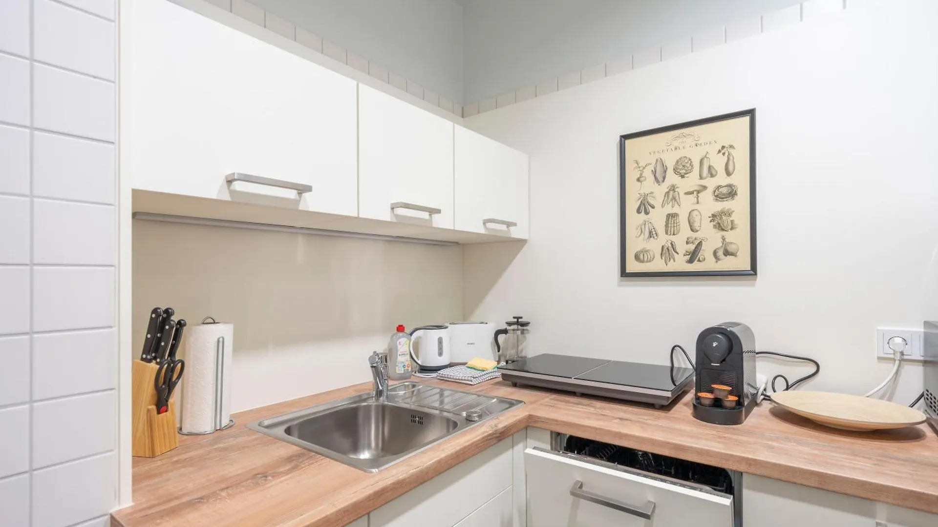 Homely Berlin - Central, Spacious, Rosenthaler Platz I Cafe 0*,  ألمانيا